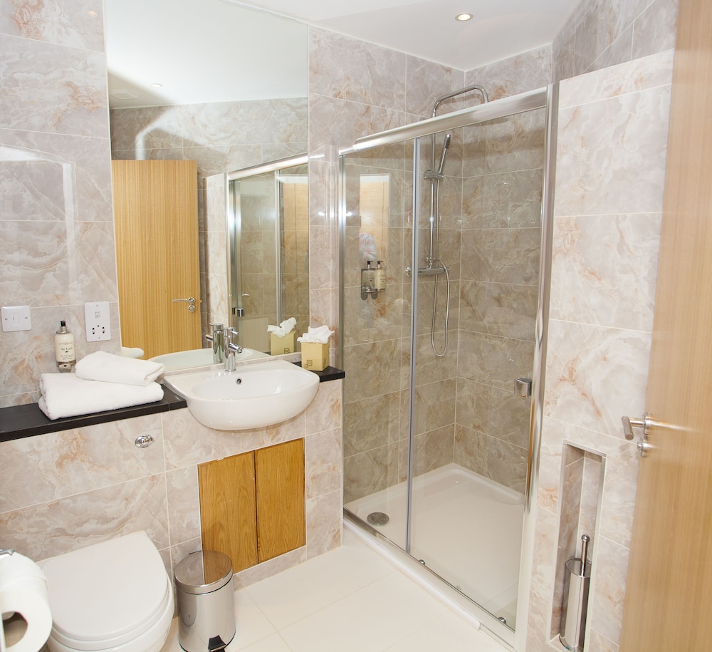 royal athenaeum suites