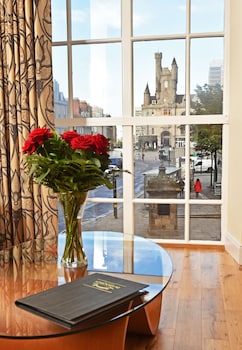 royal athenaeum suites