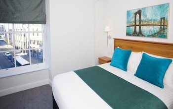 royal athenaeum suites