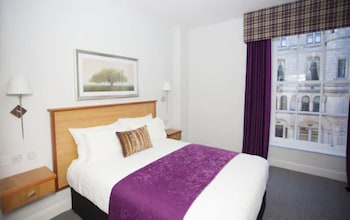 royal athenaeum suites