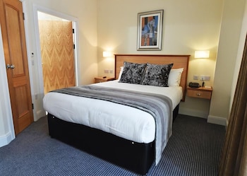 royal athenaeum suites