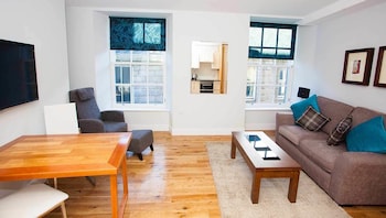 royal athenaeum suites