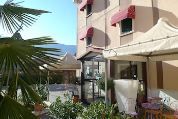 Hotel De Meis,Via Roma, 202,3 star