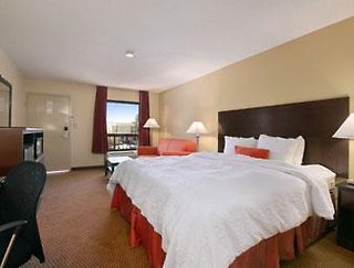 Baymont By Wyndham Greenville,North Carolina>>Greenville,3 star