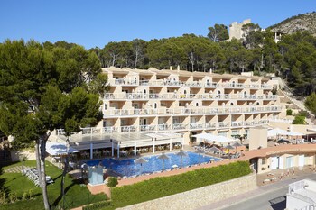 Universal Aparthotel Don Camilo,Near Cala Es Conills,4 star