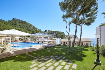 Universal Aparthotel Don Camilo,Near Cala Es Conills,4 star