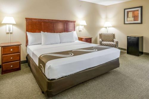 Holiday Inn Express Fremont By Ihg,Fremont>>Angola,3 star