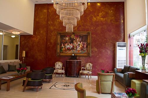 al murjan palace hotel