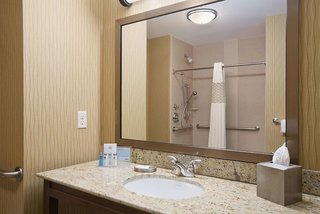 hampton inn and suites williston