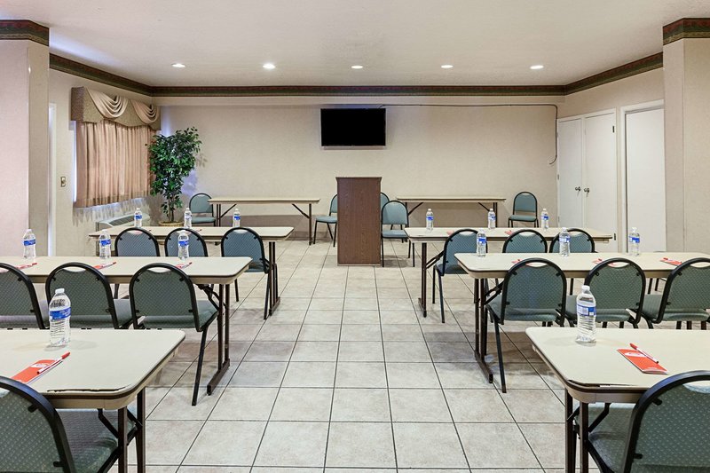 econo lodge downtown south