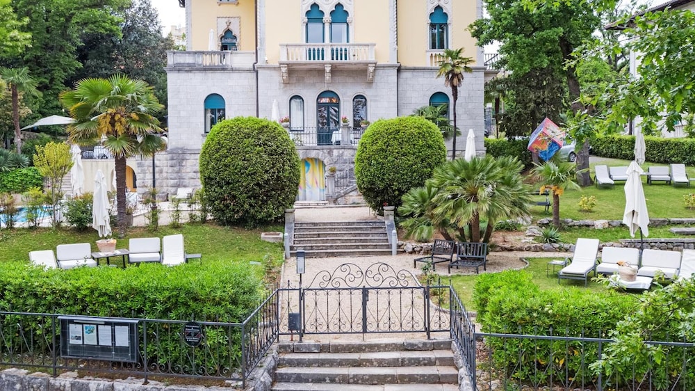 hotel villa astra