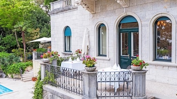 hotel villa astra