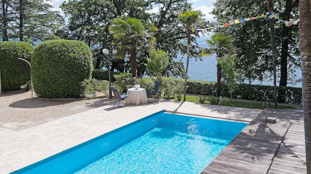 hotel villa astra