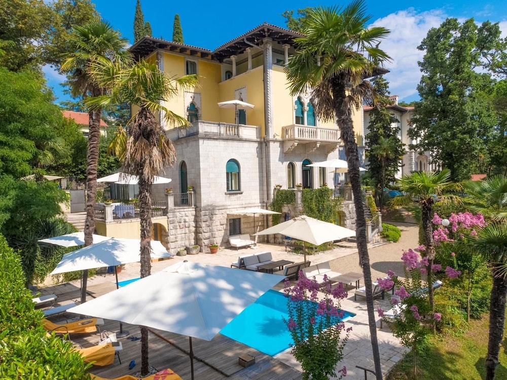 hotel villa astra