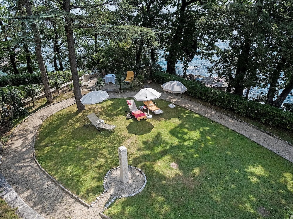 hotel villa astra