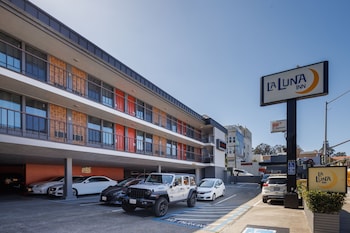 la luna inn ascend hotel collection