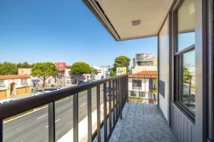 la luna inn ascend hotel collection