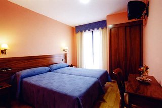 Hotel Los Templarios,Near St. Peter's Basilica,2 star