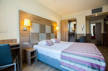 ozo hotels cordial amsterdam