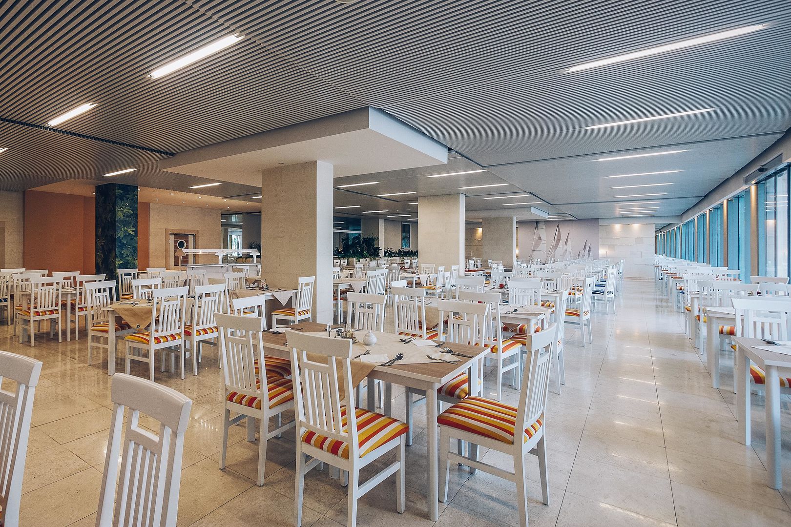 carine hotel delfin
