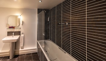 premier suites liverpool