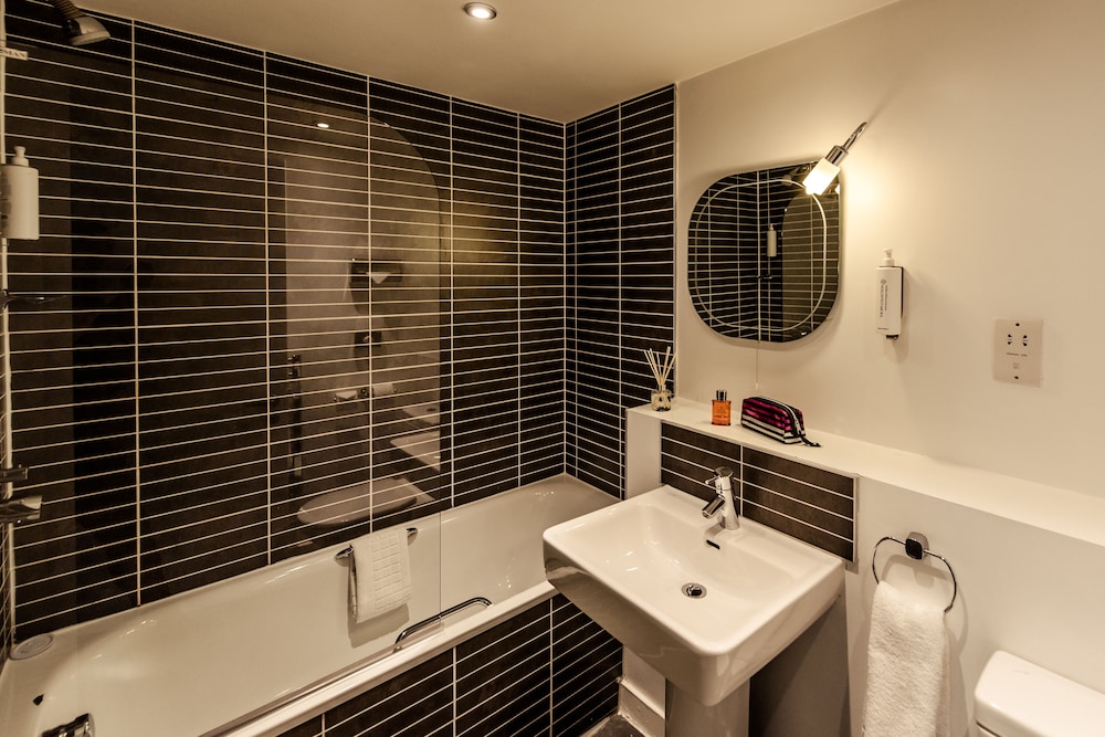 premier suites liverpool