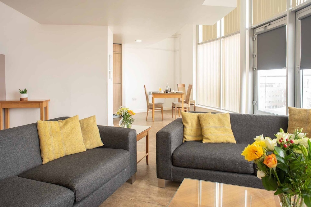 premier suites liverpool