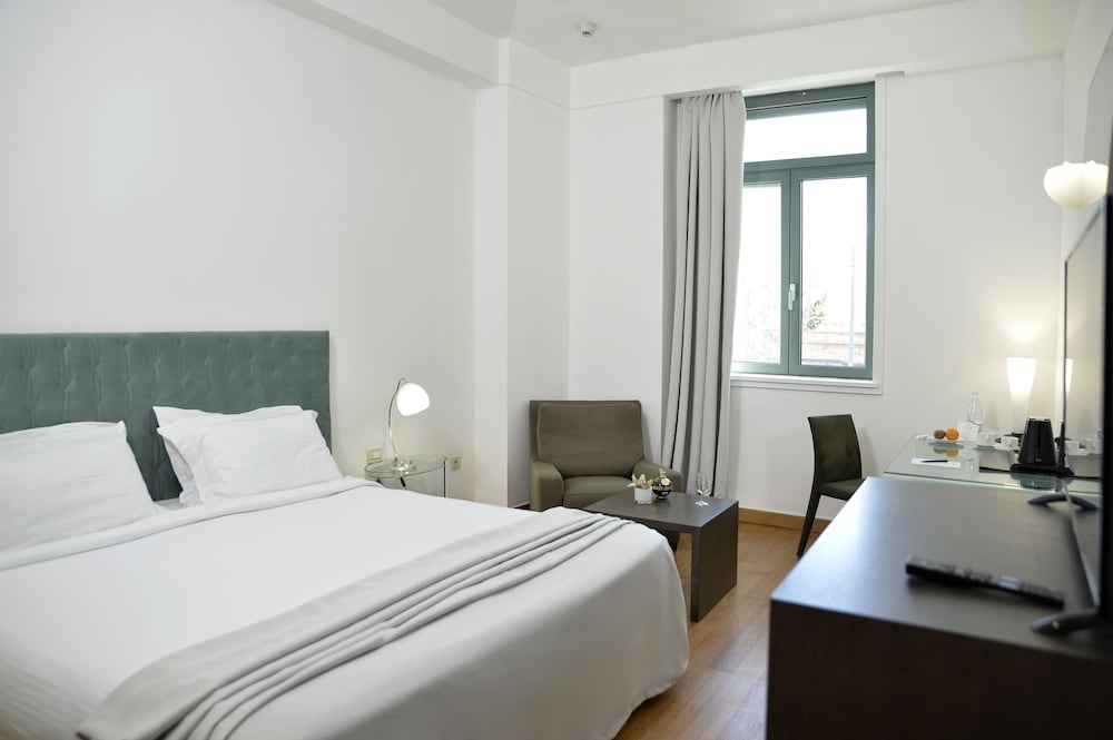 athenaeum eridanus luxury hotel