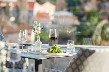 athenaeum eridanus luxury hotel