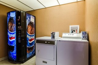 quality inn and suites manhattan ks
