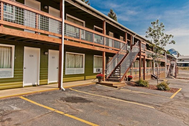 coyote mountain lodge