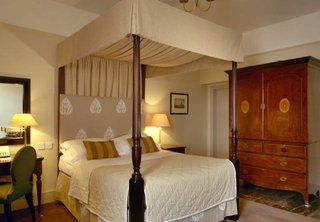 Macdonald Bear Hotel,Cotswolds>>Bicester,4 star
