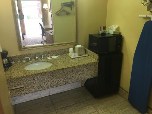 Days Inn By Wyndham Yazoo City,Yazoo City>>Natchez,2 star