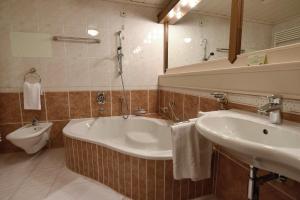 reduce hotel thermal adults only