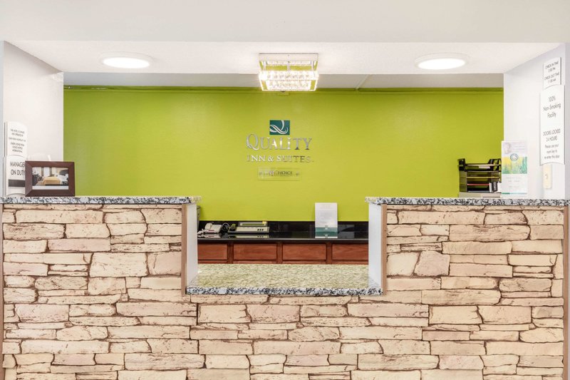quality inn and suites metropolis i 24