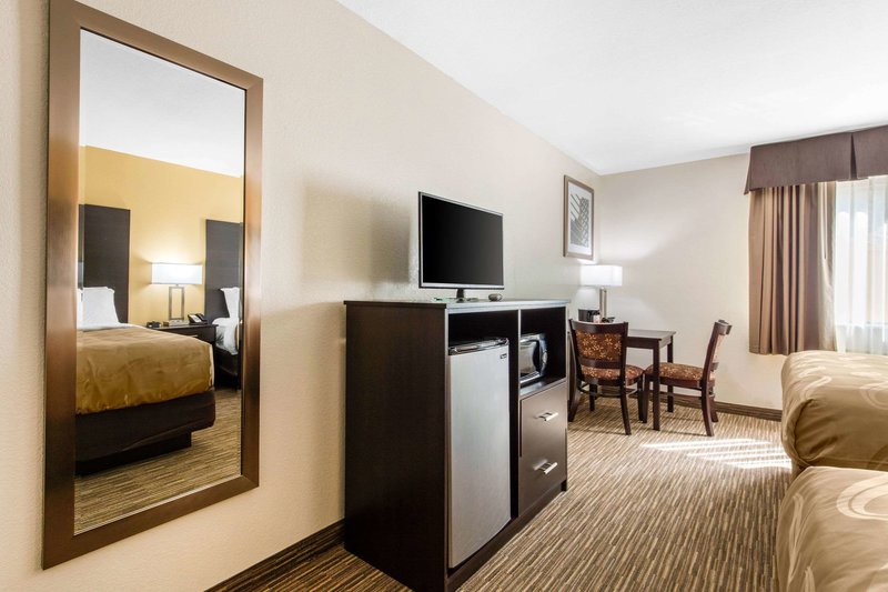 quality inn and suites metropolis i 24