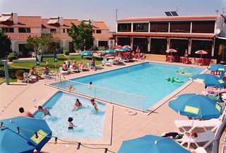 apartamentos vale de carros by umbral