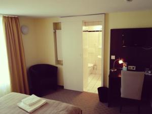 Hotel Mercedes,Cologne>>Bonn,3 star