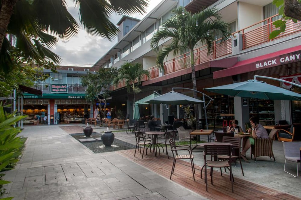 seminyak square hotel and villas