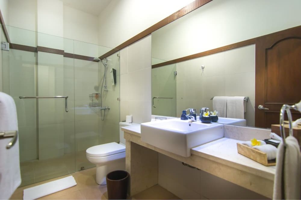 seminyak square hotel and villas