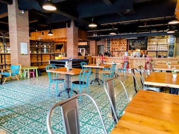 seminyak square hotel and villas