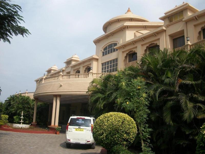 renest shraddha inn shirdi