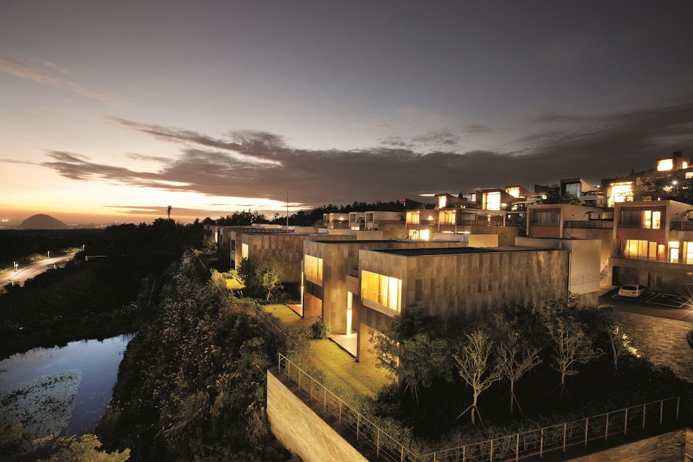 lotte resort jeju artvillas