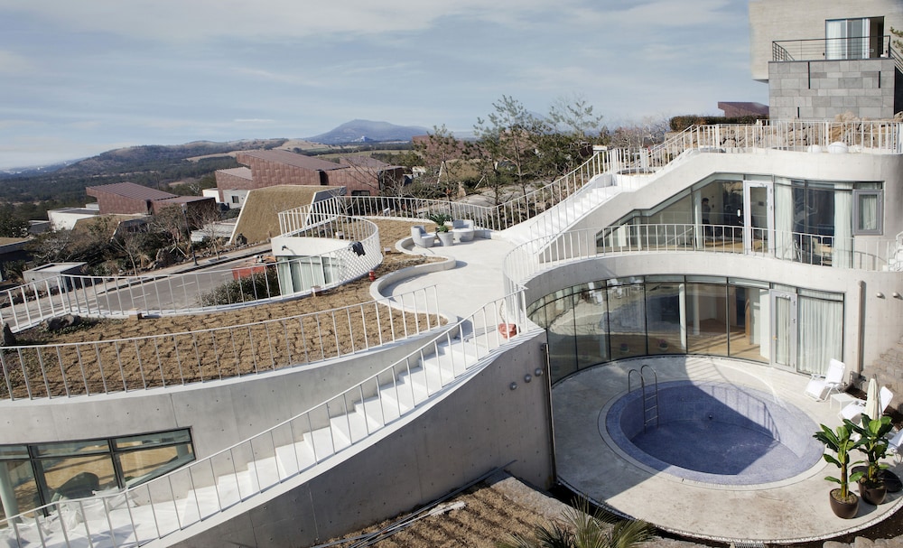 lotte resort jeju artvillas