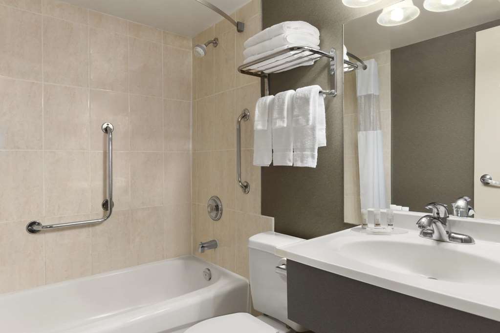 days inn by wyndham fallsview