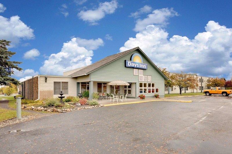 days inn by wyndham international falls