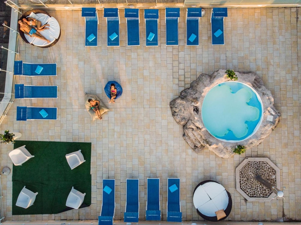 hotel international