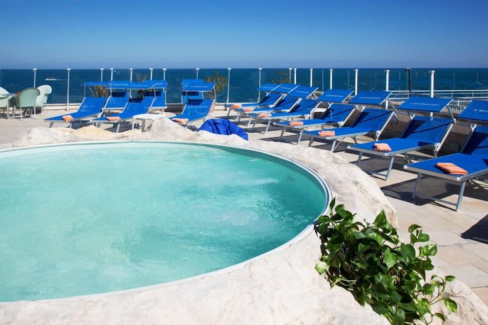 hotel international