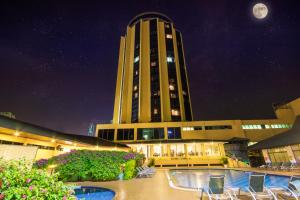 hotel golden park internacional foz and convencoes by nacional inn