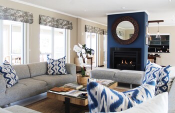 Abalone Guest Lodge,Hermanus>>Cape Town,4 star